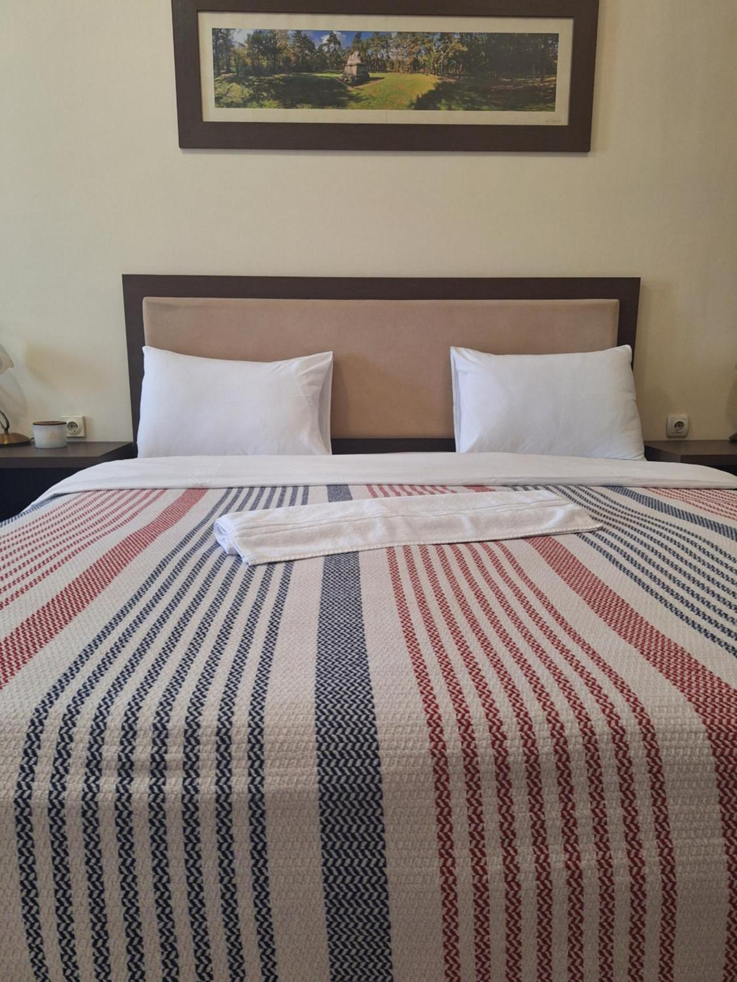 Garni Hotel Ema Kragujevac Esterno foto