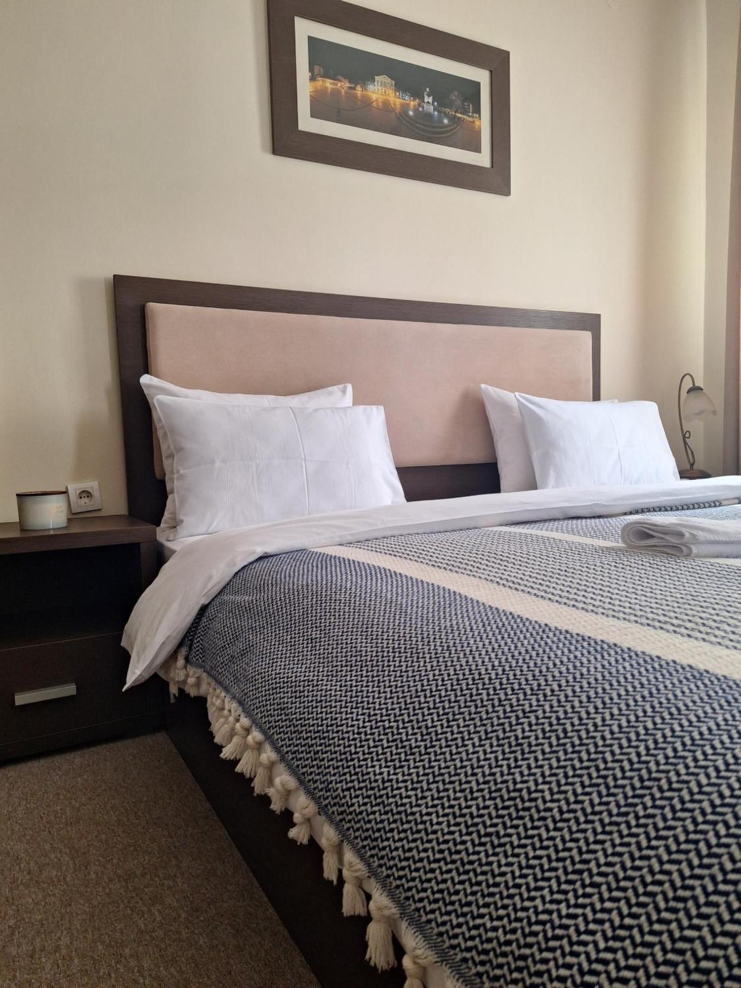Garni Hotel Ema Kragujevac Esterno foto