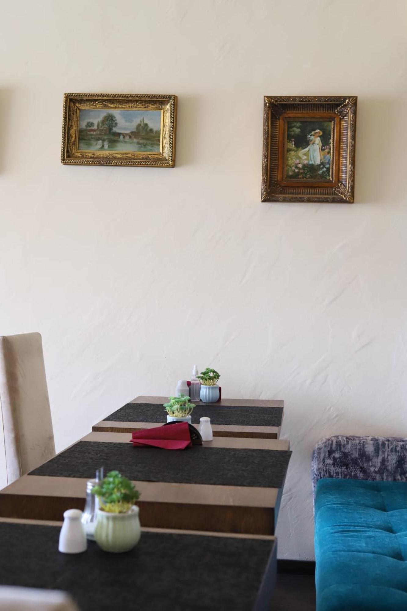 Garni Hotel Ema Kragujevac Esterno foto