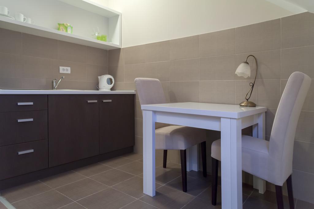 Garni Hotel Ema Kragujevac Esterno foto